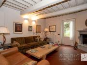 Rustici e casali in vendita di 180 m² in Via Barsanti