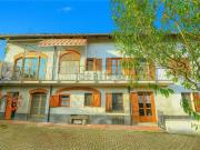 Rustici e casali in vendita di 185 m² in Via Inserra, 40