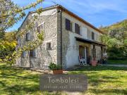 Rustici e casali in vendita di 190 m² in Via Collina