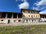 Rustici e casali in vendita di 194 m² in Via Bergamino