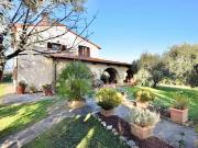 Rustici e casali in vendita di 200 m²