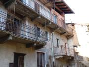 Rustici e casali in vendita di 200 m² in Frazione Fila, 89