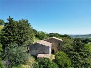 Rustici e casali in vendita di 200 m² in Frazione Palazzo