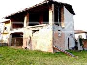 Rustici e casali in vendita di 200 m² in Frazione Roà...