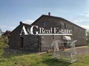 Rustici e casali in vendita di 210 m²