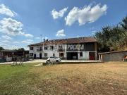 Rustici e casali in vendita di 210 m² in Frazione...