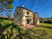 Rustici e casali in vendita di 214 m²