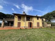 Rustici e casali in vendita di 215 m²