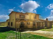 Rustici e casali in vendita di 215 m²