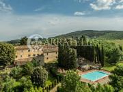 Rustici e casali in vendita di 2200 m² in Strada...