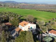 Rustici e casali in vendita di 230 m² in Via della Ficona