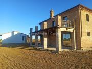 Rustici e casali in vendita di 230 m²