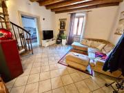 Rustici e casali in vendita di 232 m² in Via Madonna, 79