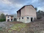 Rustici e casali in vendita di 234 m² in Strada Signano
