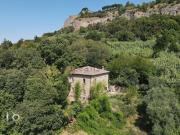 Rustici e casali in vendita di 235 m² in Strada salto...