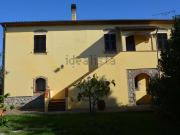 Rustici e casali in vendita di 240 m²