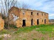 Rustici e casali in vendita di 240 m²