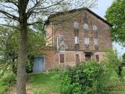 Rustici e casali in vendita di 240 m² in Strada Viazza...