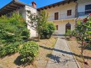 Rustici e casali in vendita di 240 m² in Via Case Birolo