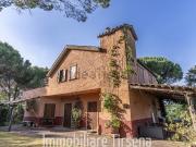 Rustici e casali in vendita di 243 m²