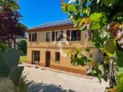 Rustici e casali in vendita di 248 m²