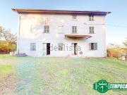 Rustici e casali in vendita di 250 m²