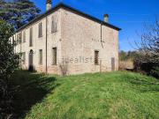 Rustici e casali in vendita di 250 m²