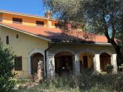 Rustici e casali in vendita di 250 m² in Località Follonata