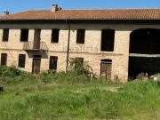 Rustici e casali in vendita di 250 m² in Via Bricco