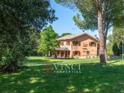 Rustici e casali in vendita di 255 m² in Via Madonna del...