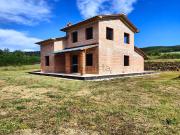 Rustici e casali in vendita di 255 m² in Via pietraviva