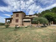 Rustici e casali in vendita di 258 m² in Via Dietro al Fosso