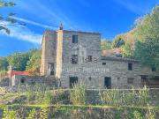 Rustici e casali in vendita di 260 m²