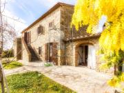 Rustici e casali in vendita di 260 m² in Via di Fortezza, 4