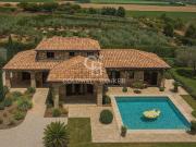 Rustici e casali in vendita di 261 m² in Via Piemonte, 37