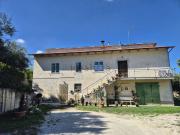 Rustici e casali in vendita di 263 m² in Via Rotella, 13