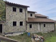 Rustici e casali in vendita di 270 m²