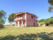 Rustici e casali in vendita di 270 m² in Via Montemassi