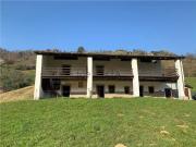 Rustici e casali in vendita di 270 m² in Via Nembra...