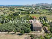 Rustici e casali in vendita di 279 m² in Strada...