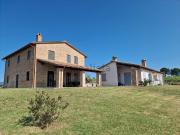 Rustici e casali in vendita di 280 m² in Strada Castel...