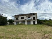 Rustici e casali in vendita di 280 m² in Via Camminate