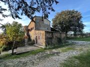 Rustici e casali in vendita di 280 m² in Via roncolla