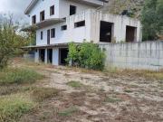 Rustici e casali in vendita di 281 m² in Via Pella, 7