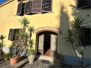 Rustici e casali in vendita di 290 m²