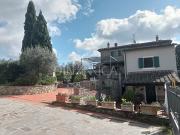 Rustici e casali in vendita di 298 m² in Via Giovanni...