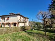 Rustici e casali in vendita di 299 m² in Via Giacomo...