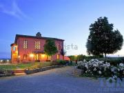 Rustici e casali in vendita di 3000 m²