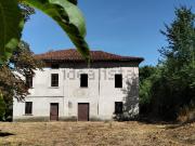 Rustici e casali in vendita di 3000 m² in Strada...