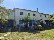 Rustici e casali in vendita di 300 m²